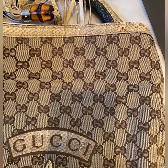 Gucci Crest Indy Hobo Bag (Limited Edition) - Picture 8 of 12